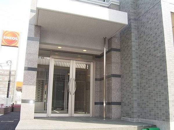 エントランス　オートロック完備の駅近マンションです。