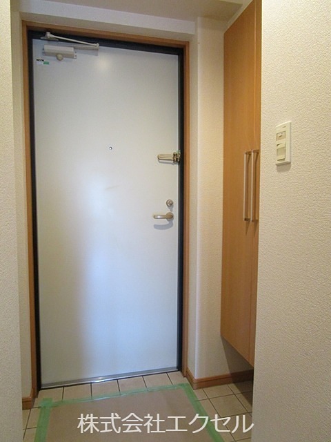 玄関　シューズボックス完備です。