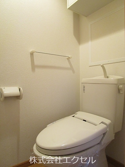 トイレ　ウォシュレット完備です。