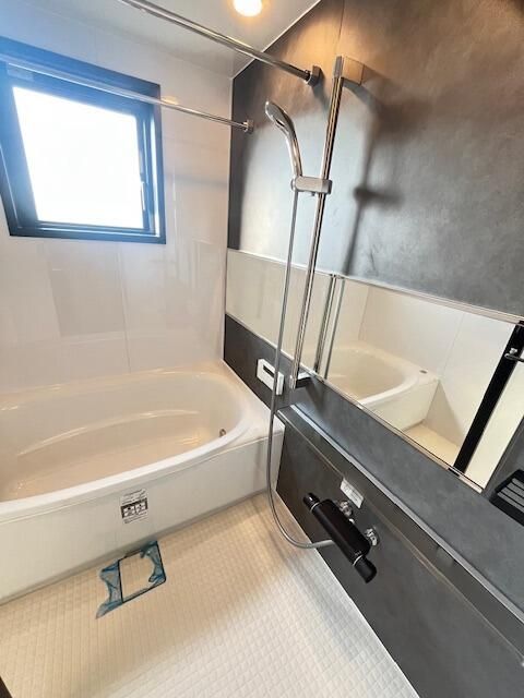 バス・シャワールーム　ゆったり過ごせるお風呂です