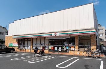コンビニ　セブンイレブン 葛飾小菅2丁目店（コンビニ）まで106m