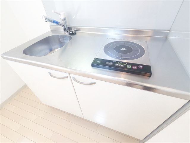 キッチン　オール電化ですので、IHコンロが設置済み
