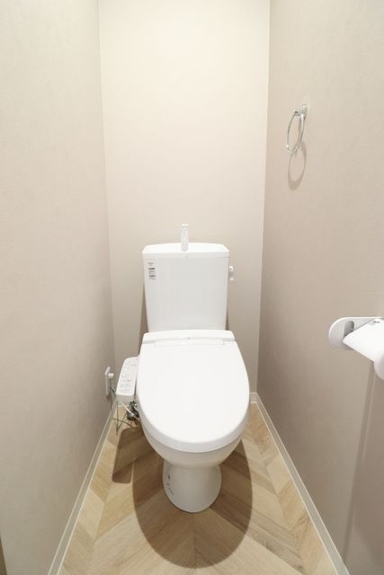 トイレ　温水洗浄便座