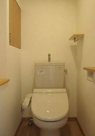 トイレ　同タイプ部屋　参考写真です