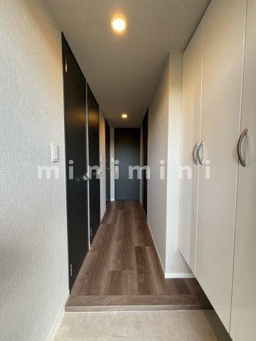 玄関　※写真は別号室のものですので現状優先とさせていただきます