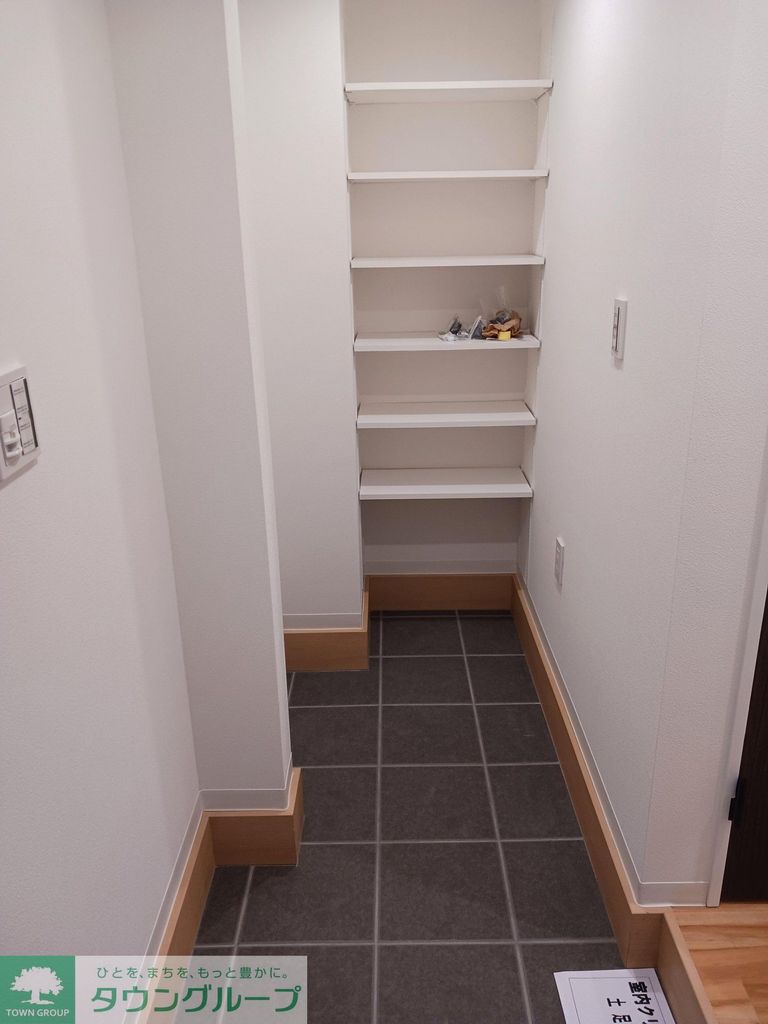 玄関　キッチン