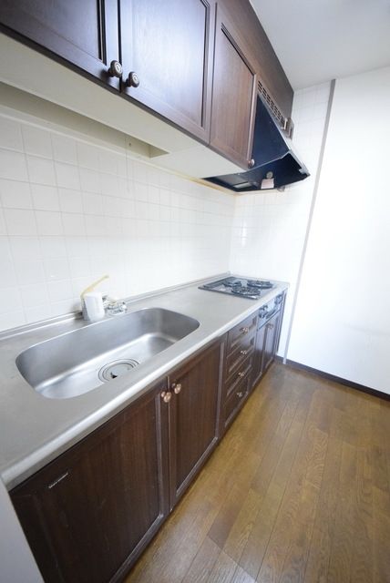 キッチン　3口コンロ