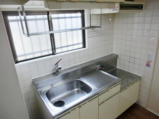 キッチン　★窓付なので換気の楽なキッチンです★
