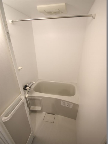 バス・シャワールーム　バストイレ別ですよ♪