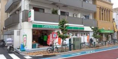 コンビニ　ローソンストア100台東清川店（コンビニ）まで65m