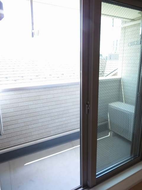 バルコニー　南西向きで日当たり良好です。