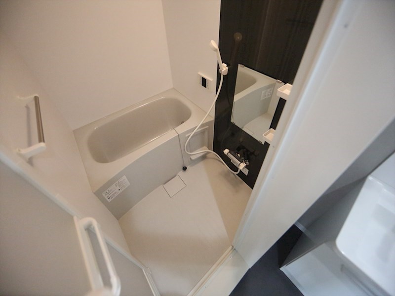 バス・シャワールーム　浴室暖房乾燥機付　追い焚き機能付お風呂　同仕様写真