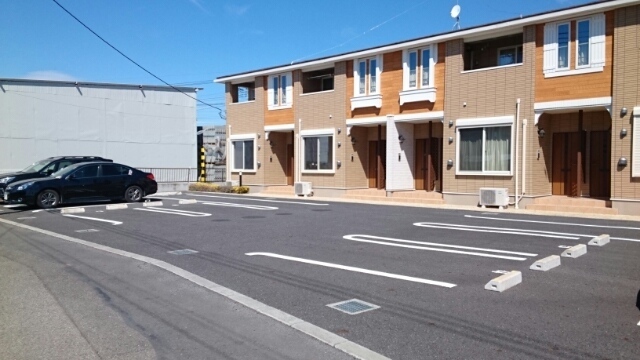 その他　２重白線の駐車スペース