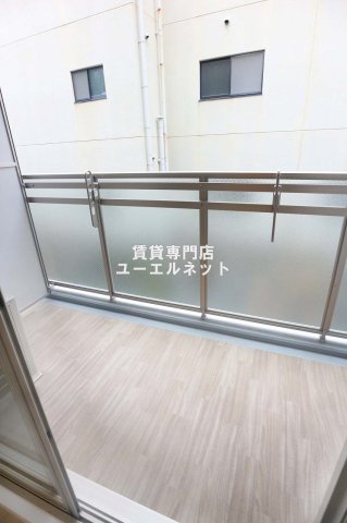 バルコニー　バルコニー付きで採光＆風通し良好！