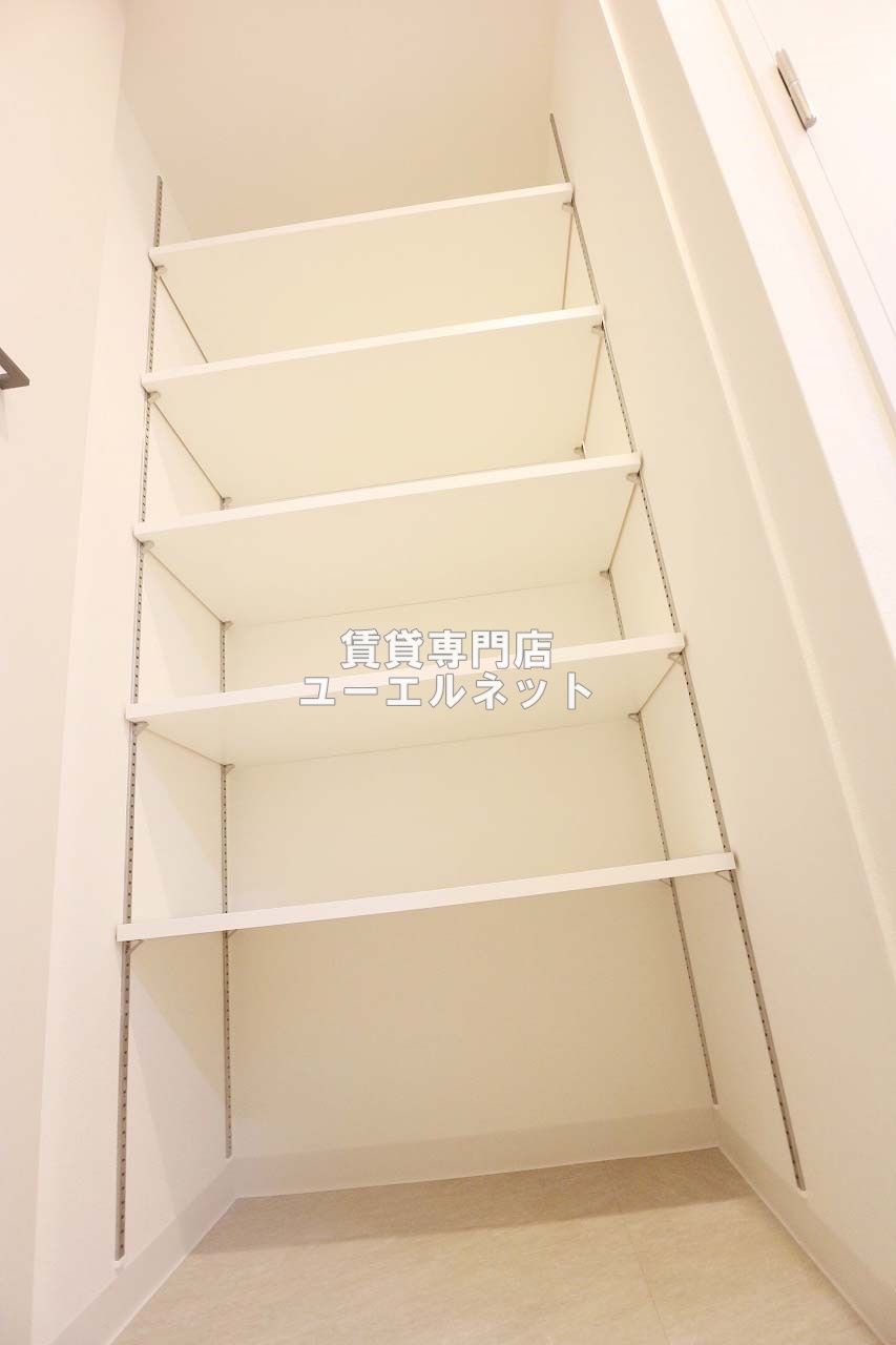 その他設備　収納力たっぷりのシューズボックスで玄関すっきり！