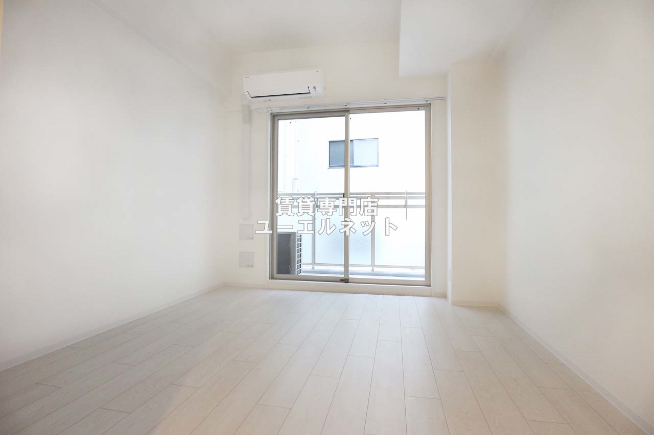 居室・リビング　ゆったりとくつろげる、落ち着きのある居室空間です