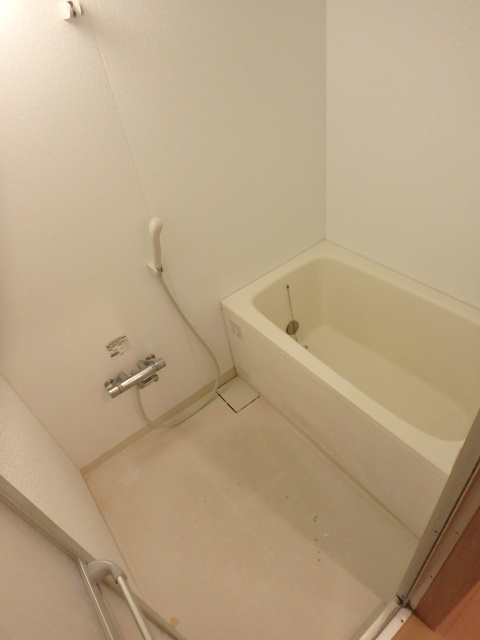 バス・シャワールーム　１日の疲れをバスルームでゆっくりと。