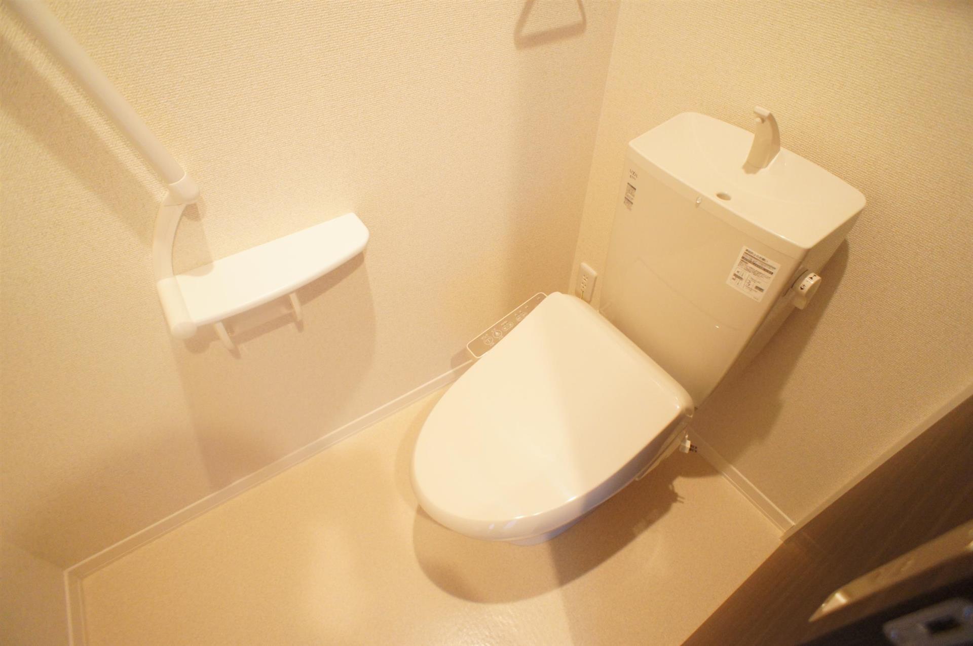 トイレ　温水洗浄暖房便座トイレ