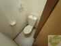 トイレ　こちらはトイレです。清潔感があり、安心して使用できます。