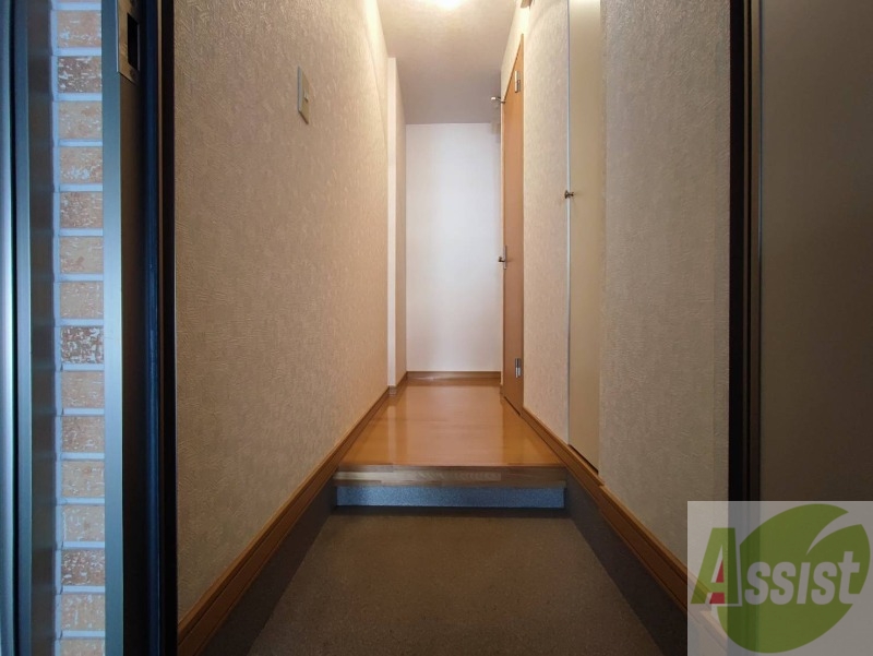 玄関　玄関の様子です。明るい印象ですね。気分もあがりそう。