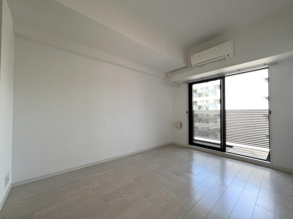 居室・リビング　開放感ある天井高２６３センチの7.5帖洋室です