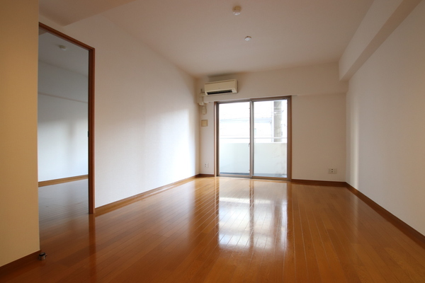 居室・リビング　同タイプ２０４号室