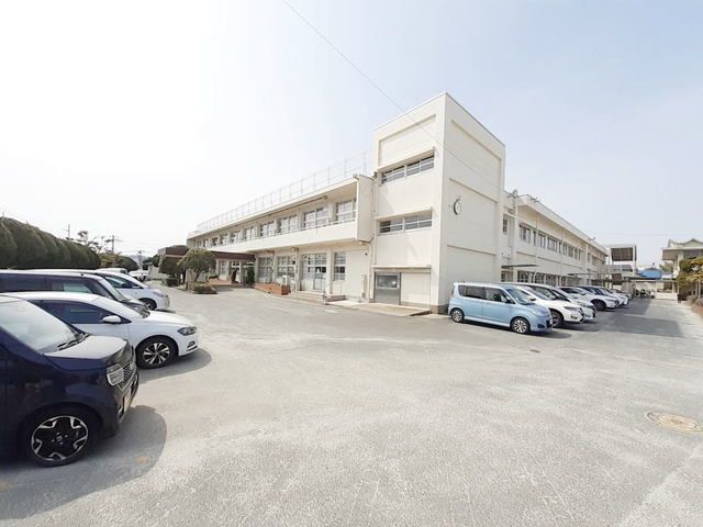 小学校　粕屋町立仲原小学校（小学校）まで850m