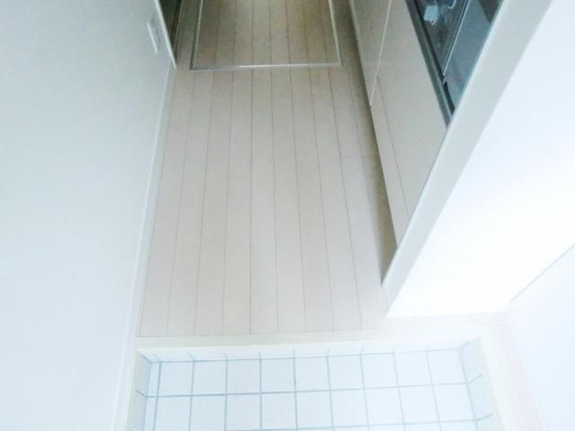 玄関　★タイル貼りの玄関スペースです★