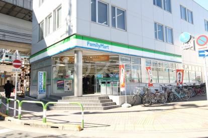 コンビニ　ファミリーマート王子駅南口店（コンビニ）まで515m