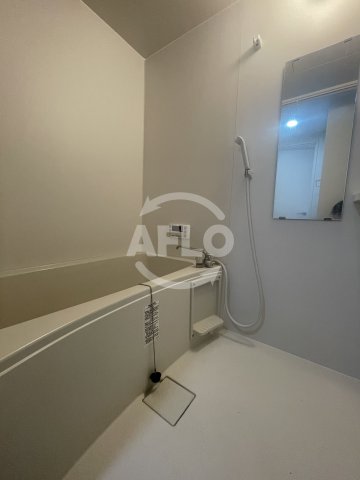 バス・シャワールーム　ヴィラ真田山　浴室