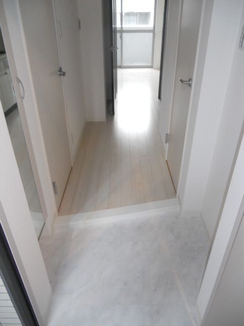 玄関　廊下