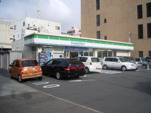 コンビニ　ファミリーマート豊成団地店（コンビニ）まで269m