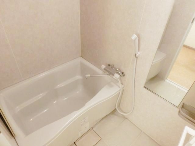 バス・シャワールーム　広めの浴室