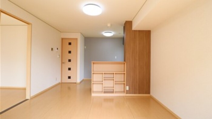 居室・リビング　こちらの居間で趣味の時間をお楽しみください