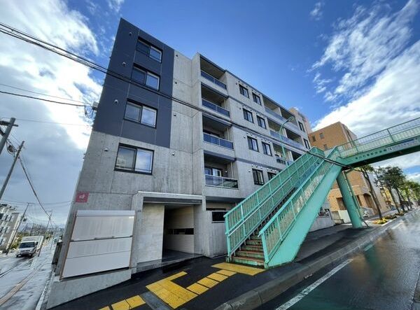 建物外観　地下東西線「南郷１３丁目」徒歩3分