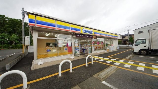 コンビニ　ミニストップ東松山上野本店（コンビニ）まで453m