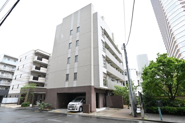 建物外観　落ち着いた雰囲気の外観です