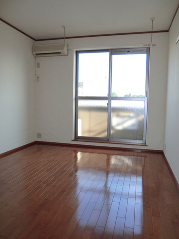 居室・リビング　★明るいフローリングの角部屋です★