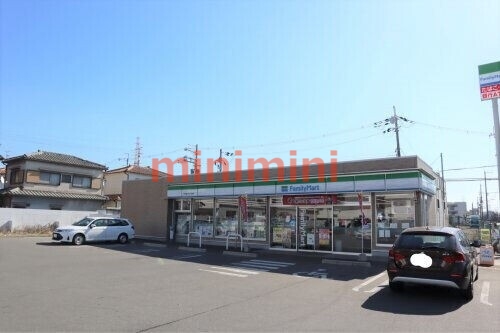 コンビニ　ファミリーマート茨木鮎川五丁目店（コンビニ）まで399m