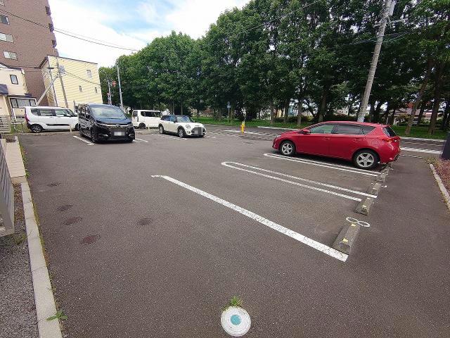 駐車場　駐車場