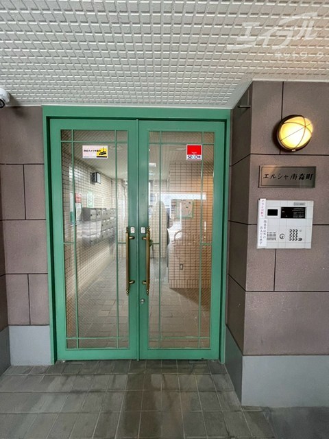 ロビー　入口のお写真です