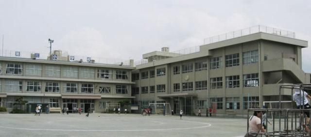 小学校　武蔵村山市立第三小学校（小学校）まで468m