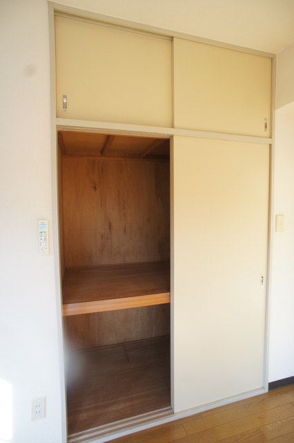 収納　押入れタイプはお荷物が多い方も安心の収納力です☆