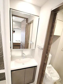 洗面設備　写真は同タイプ住居です