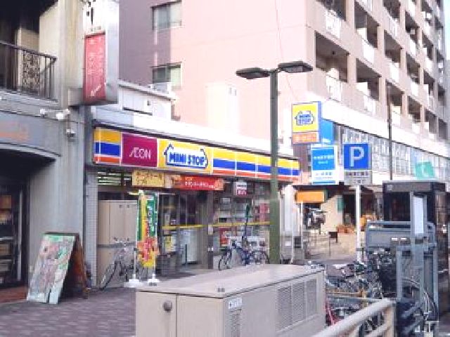 コンビニ　ミニストップ覚王山駅前店（コンビニ）まで64m