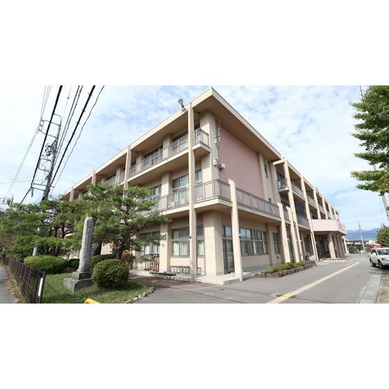 小学校　諏訪市立豊田小学校（小学校）まで833m