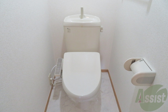 トイレ　トイレはウォシュレット付きです。シャワートイレは嬉しいですね
