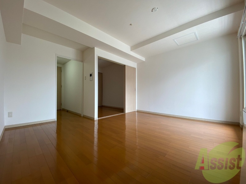 居室・リビング　広くてキレイなお部屋が広がっていて、充実した生活が送れそう。