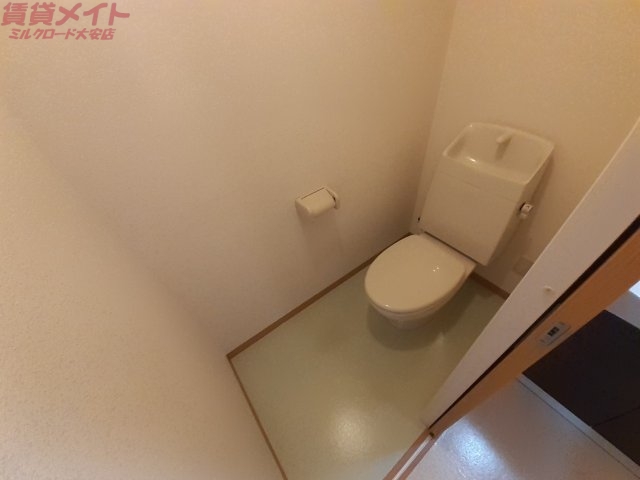 トイレ　同タイプの画像です