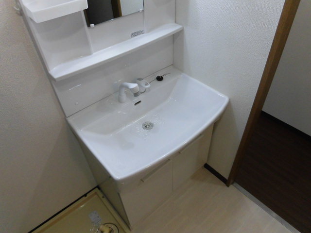 洗面設備　独立洗面台です